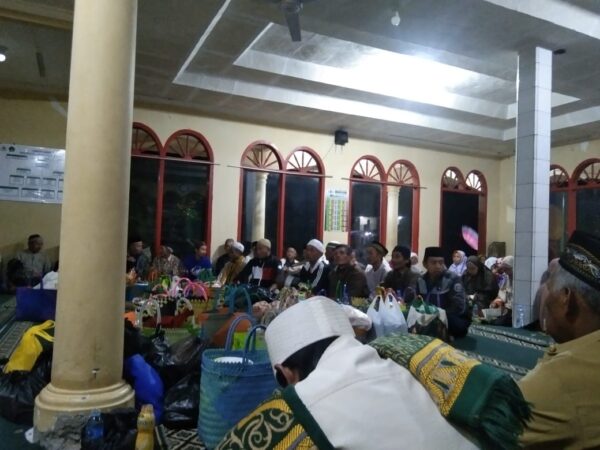 Peringatan Maulid Nabi ﷺ – Sedekah & Debaan Ba’da Mulud Bersama Jamaah Masjid At-Takwa Cilumping
